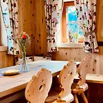 Alpin Charme 3 X Boutique Alpine Living Апартаменти *