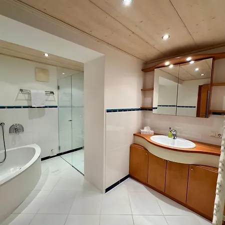 Tiroler By Alpin Charme *