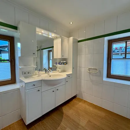 Tiroler By Alpin Charme * キッツビュール